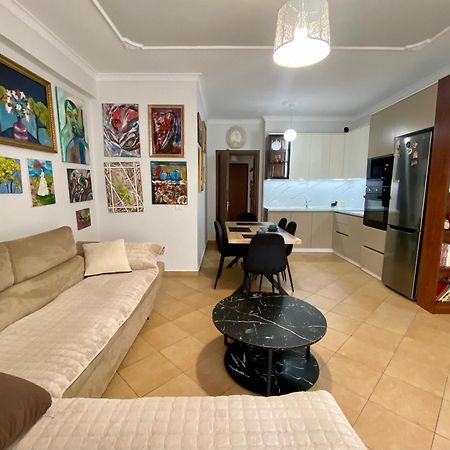 Stay At An Artist'S Place! Tirana Exterior photo