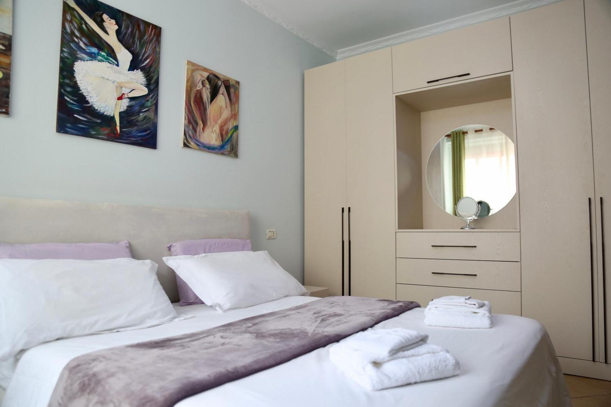 Stay At An Artist'S Place! Tirana Exterior photo