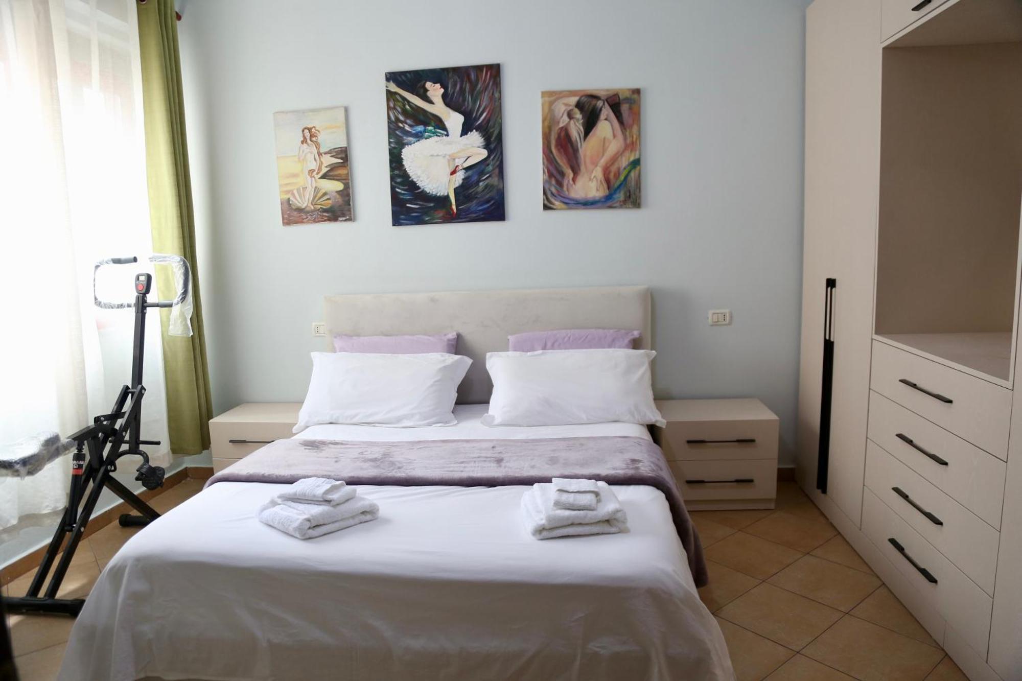 Stay At An Artist'S Place! Tirana Exterior photo