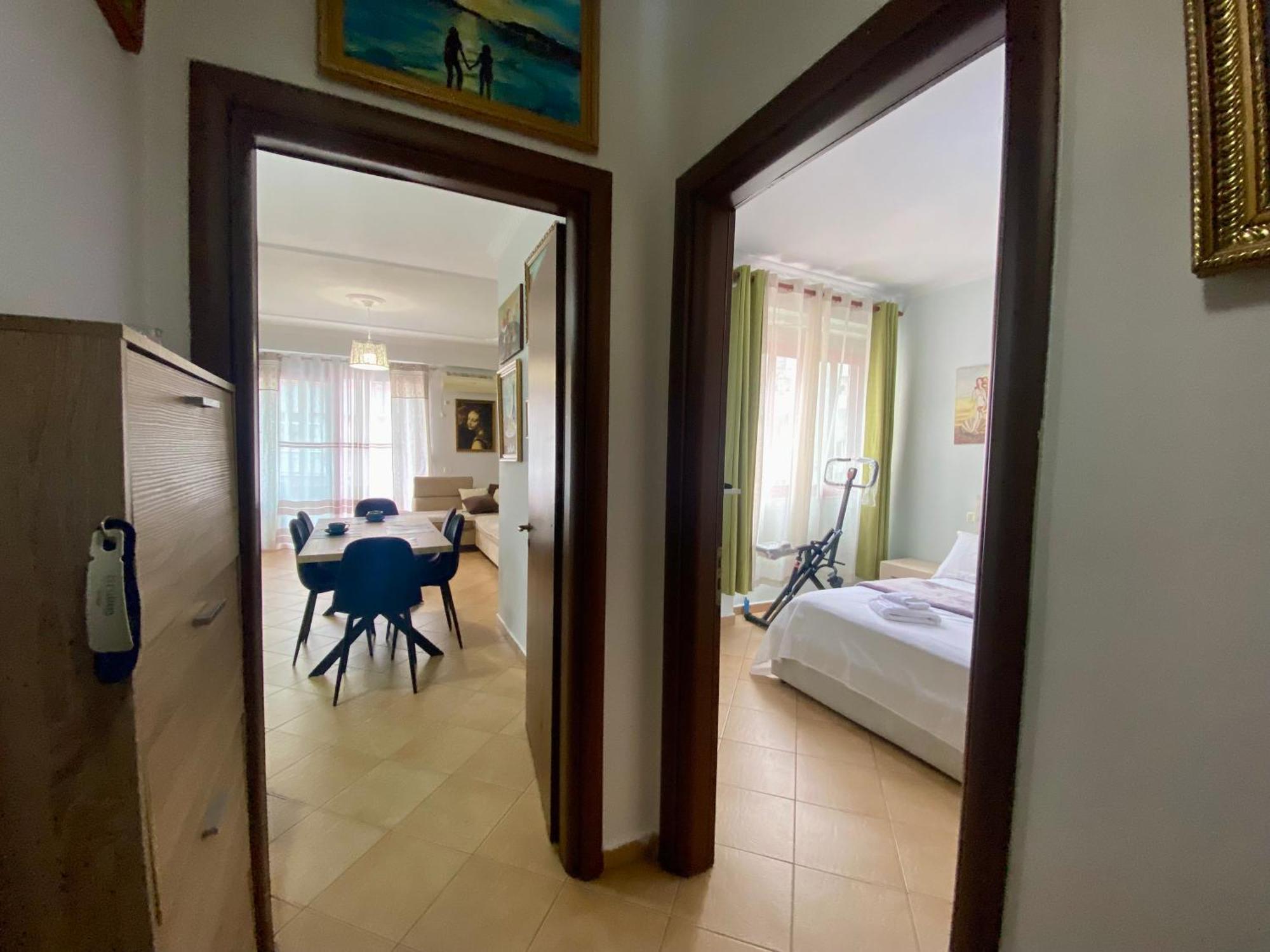 Stay At An Artist'S Place! Tirana Exterior photo