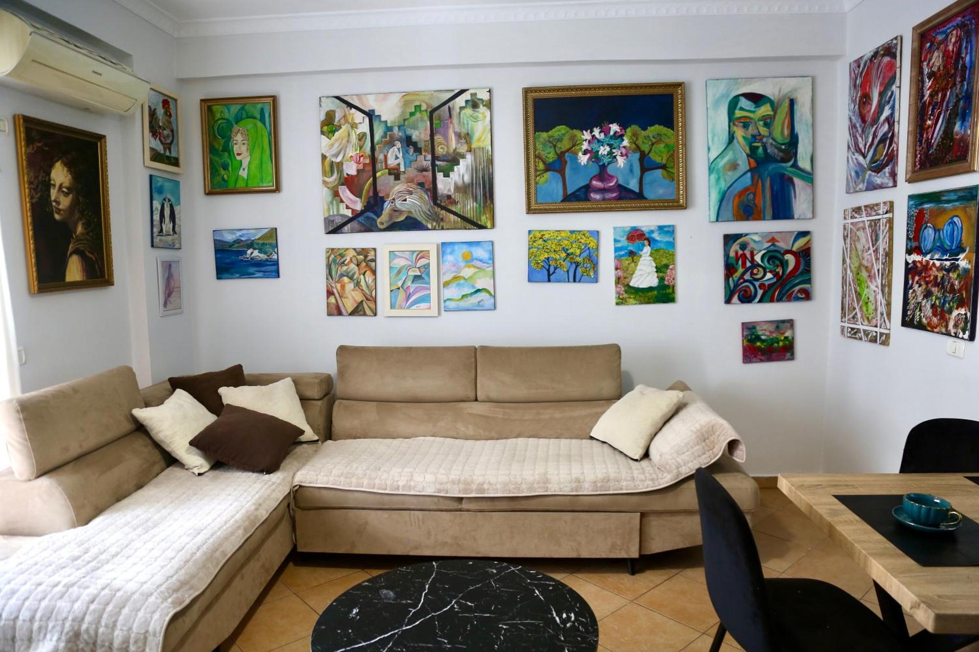 Stay At An Artist'S Place! Tirana Exterior photo