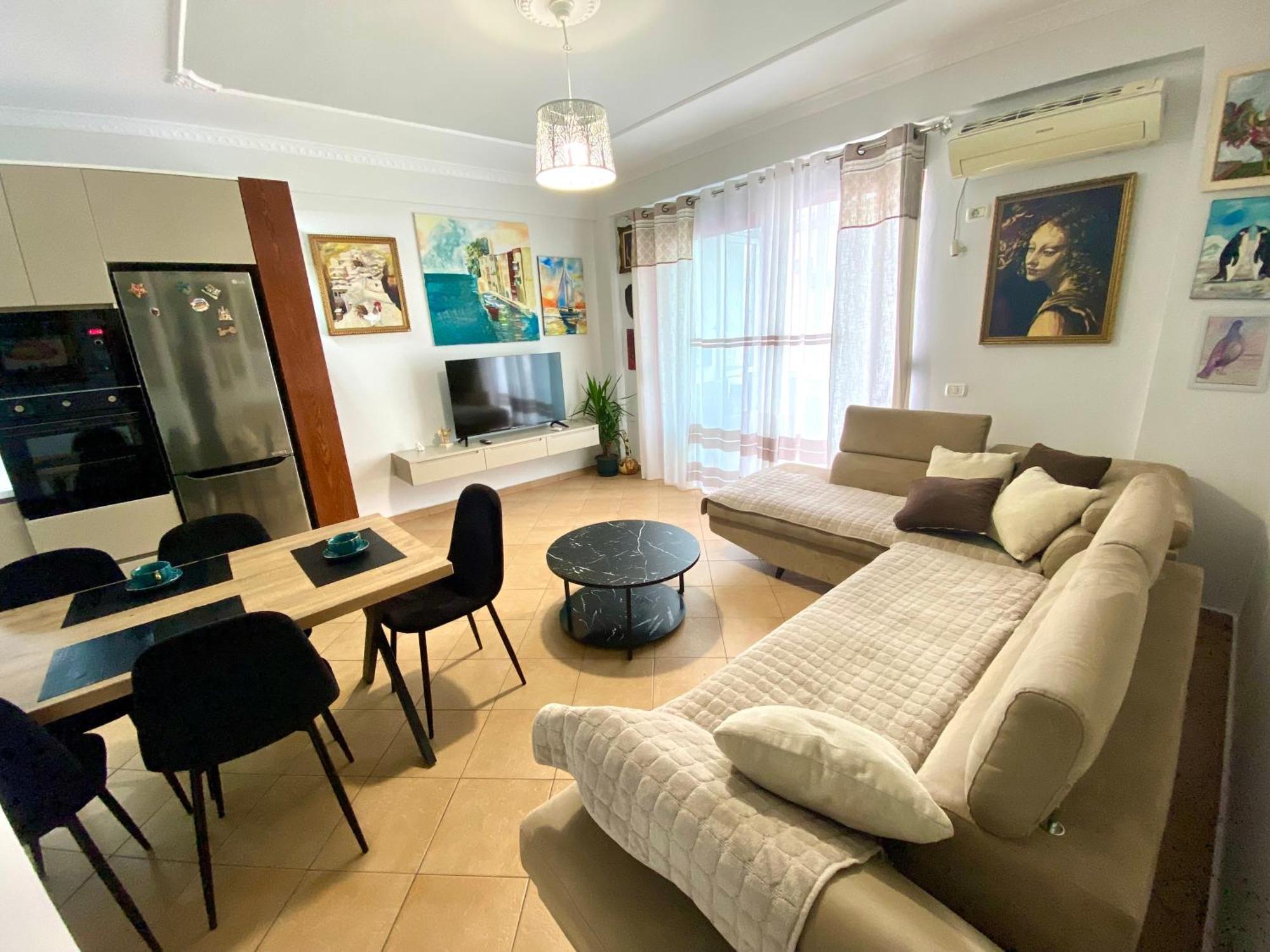 Stay At An Artist'S Place! Tirana Exterior photo