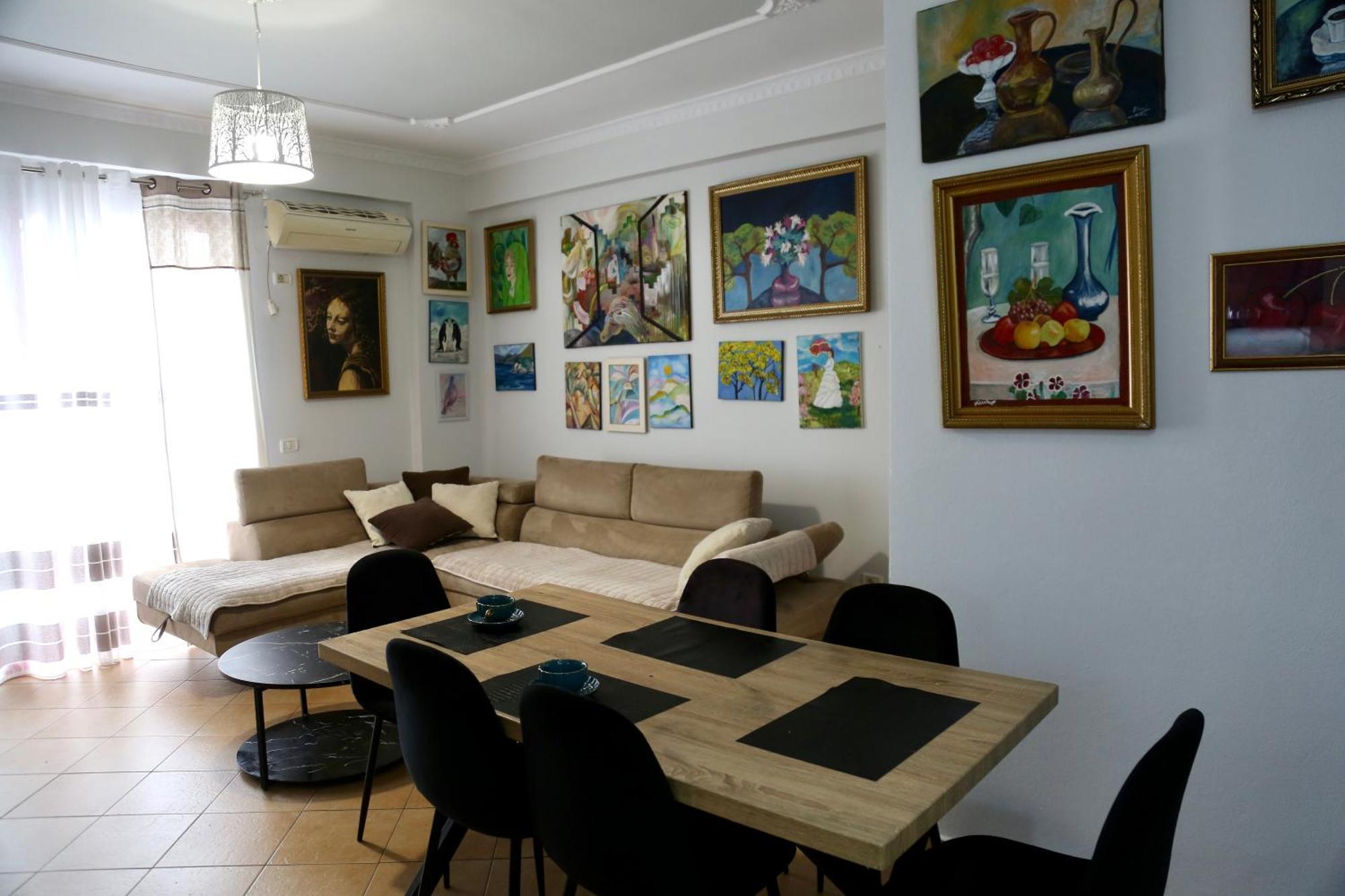Stay At An Artist'S Place! Tirana Exterior photo